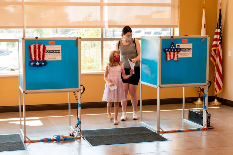 Sacramento Bee image of vote center